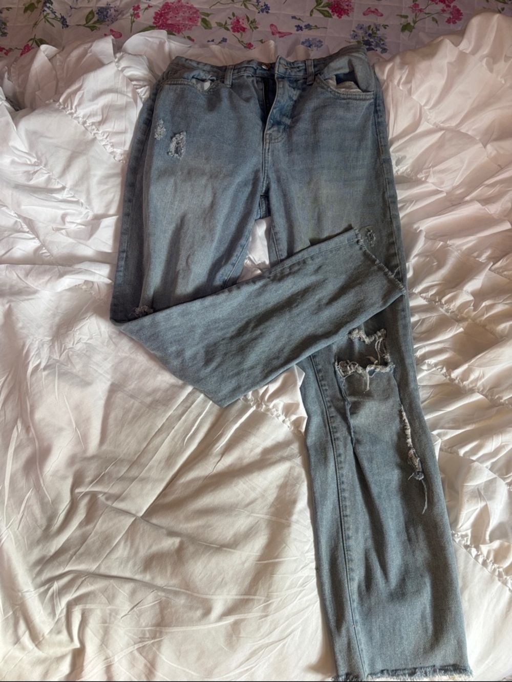 Straight Leg Distressed Women's Jeans in Light Blue